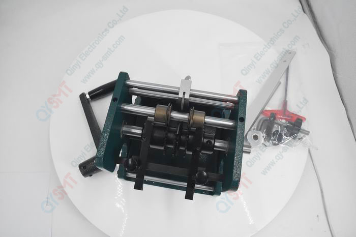 A BELT TYPE RESISTOR FORMING MACHINE