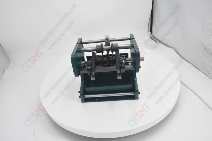 A BELT TYPE RESISTOR FORMING MACHINE