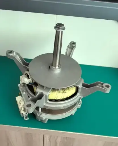 [.L9Aw2D-546] Motor 